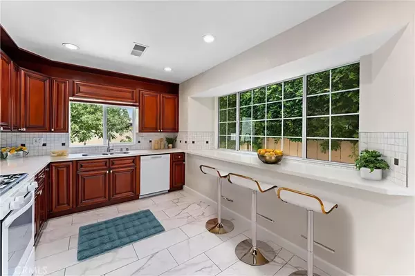 Long Beach, CA 90808,3333 N Los Coyotes Diagonal