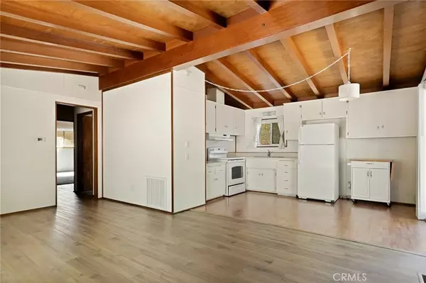 Crestline, CA 92325,24243 Zell Court