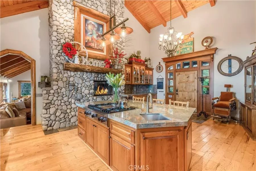 30757 Knoll View Drive, Running Springs, CA 92382