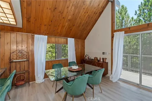Lake Arrowhead, CA 92352,27230 Peninsula Drive