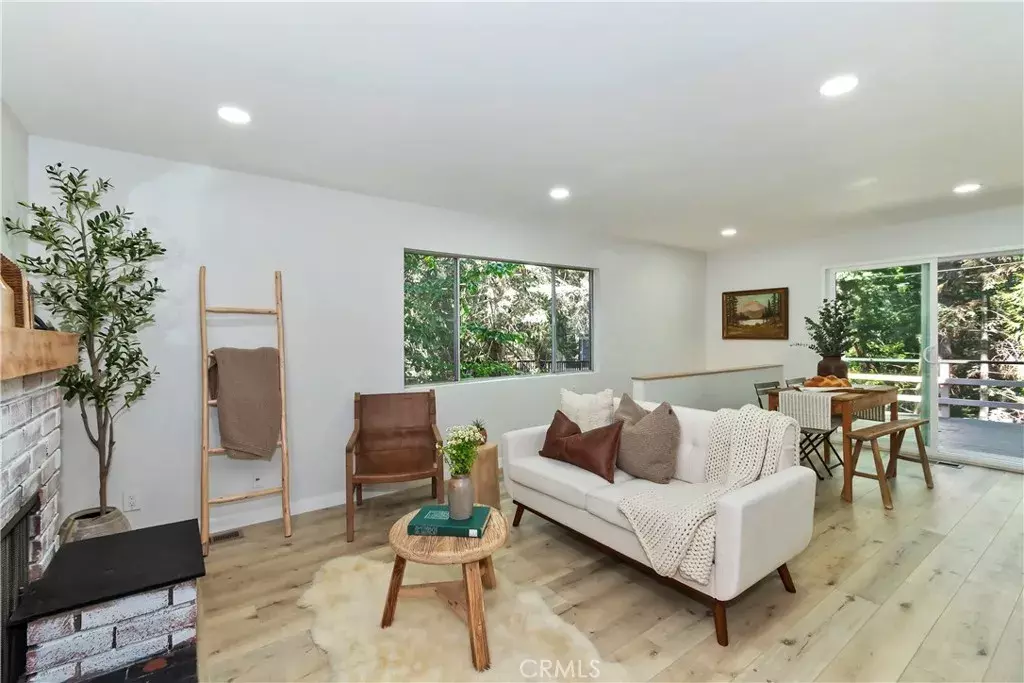 Lake Arrowhead, CA 92352,377 Hillside Road