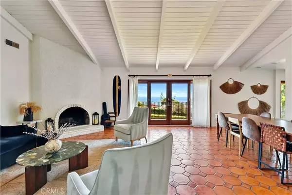 Malibu, CA 90265,7161 Grasswood Avenue #1