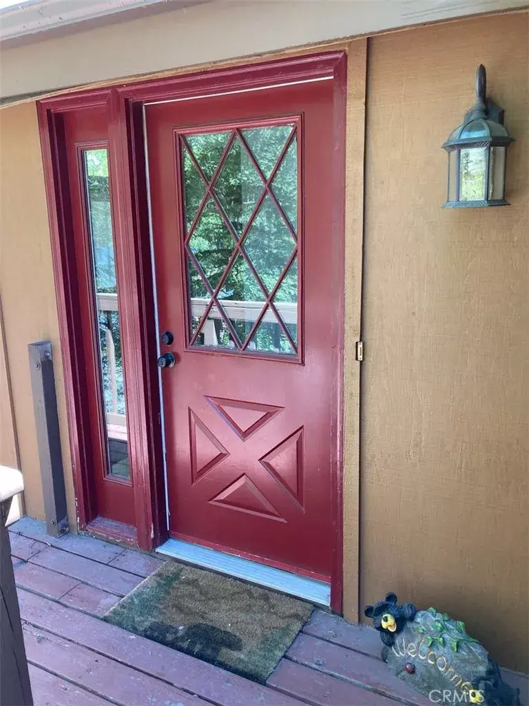 Lake Arrowhead, CA 92352,27205 Peninsula Drive