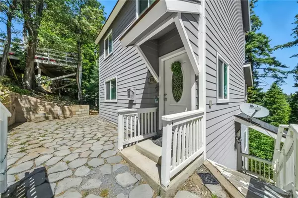 Twin Peaks, CA 92391,576 Rose Lane