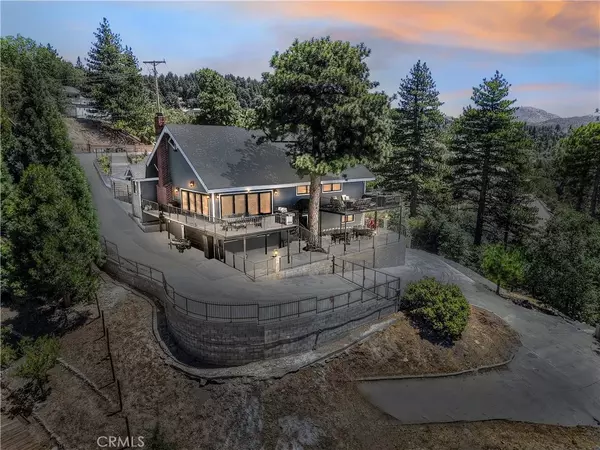 30461 Live Oak Drive, Running Springs, CA 92382