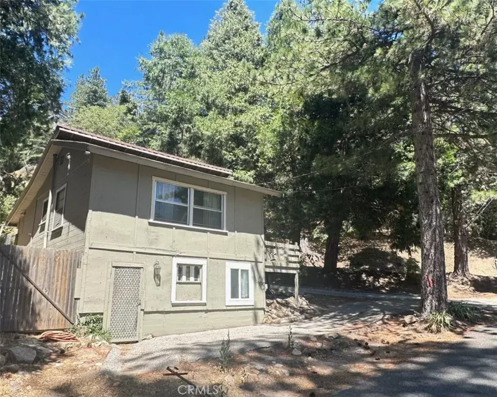 Crestline, CA 92325,23094 Cedar Way