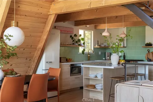 Lake Arrowhead, CA 92352,842 Nadelhorn Drive