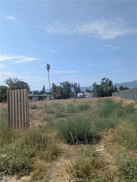 608 E Santa Fe Street, San Bernardino, CA 92408