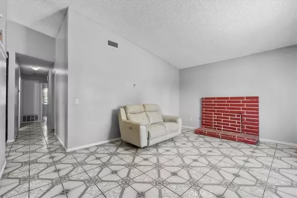 Rialto, CA 92376,544 N Loretta Street