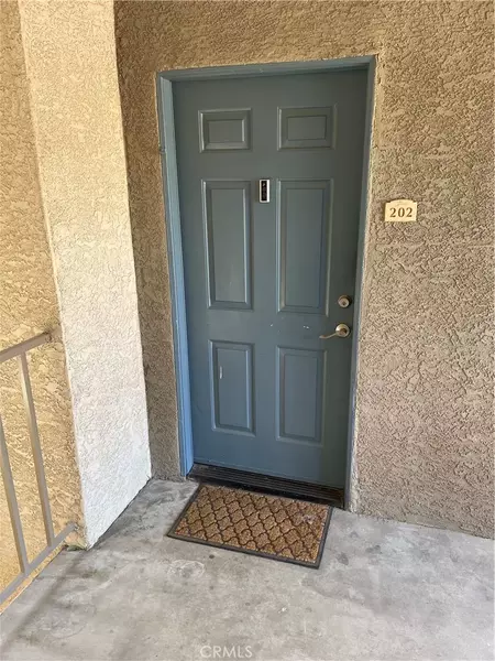 1020 La Terraza Circle #202, Corona, CA 92879