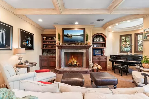 Lake Arrowhead, CA 92352,207 Blue Lake Road
