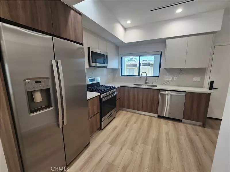 6061 Fulton Ave. #4, Van Nuys, CA 91401