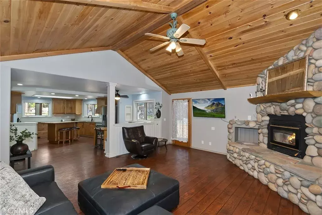 Running Springs, CA 92382,31722 Luring Pines Circle