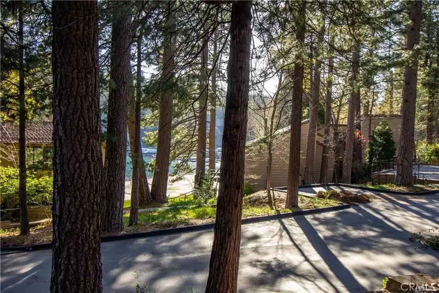 27821 Peninsula Drive #405, Lake Arrowhead, CA 92352