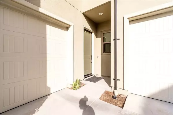 Corona, CA 92883,4247 Horvarth Street #107