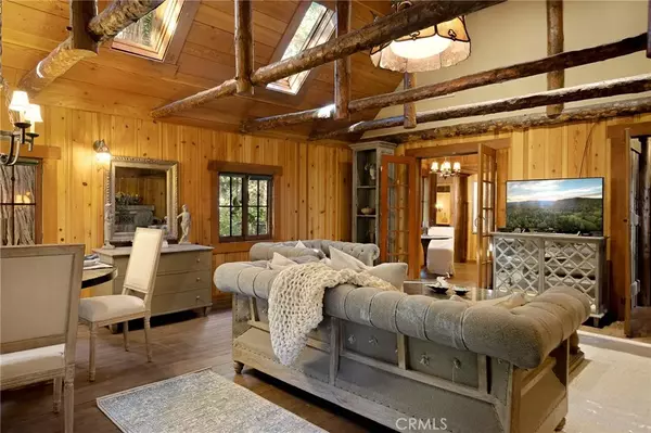 Lake Arrowhead, CA 92352,910 Crest Fern Drive