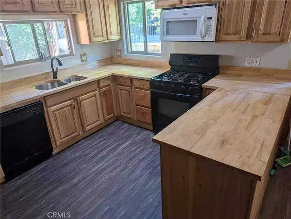 Forest Falls, CA 92339,9376 Dogwood Lane