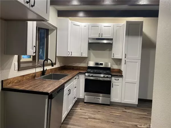 Crestline, CA 92325,23878 Lakeview Drive