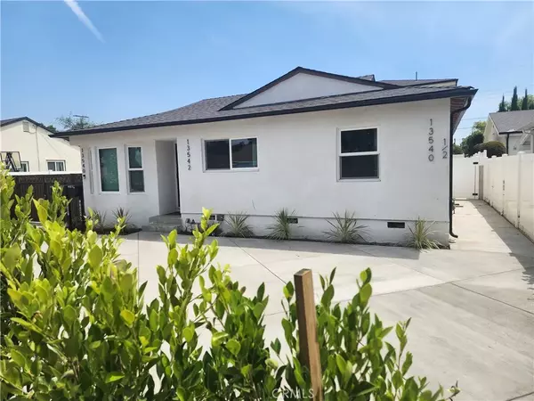 13542 Hamlin Street, Van Nuys, CA 91401