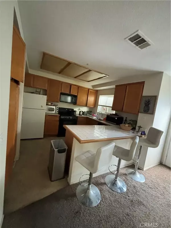 San Jacinto, CA 92583,1054 E Commonwealth Avenue