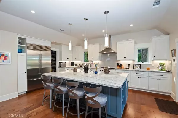 Lake Arrowhead, CA 92352,28027 Peninsula Drive North