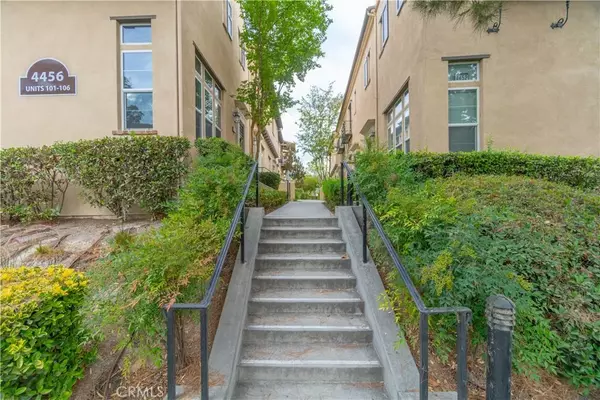 Corona, CA 92883,4456 Owens Street #102