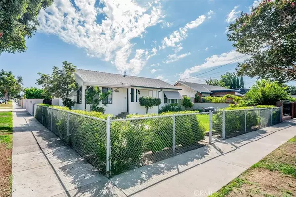 Santa Ana, CA 92703,825 N Raitt Street