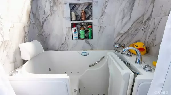 Desert Hot Springs, CA 92241,17640 Corkill #16