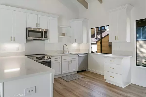 Lake Arrowhead, CA 92352,27657 Peninsula Drive #131