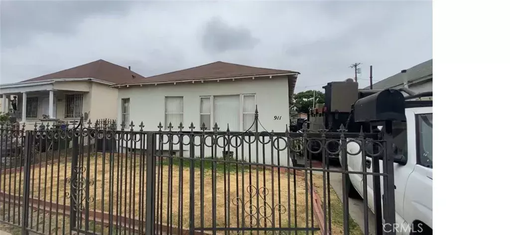 Los Angeles, CA 90011,911 E 55th Street