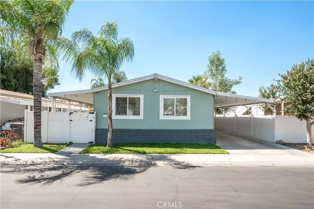 Redlands, CA 92374,1721 Colton #38
