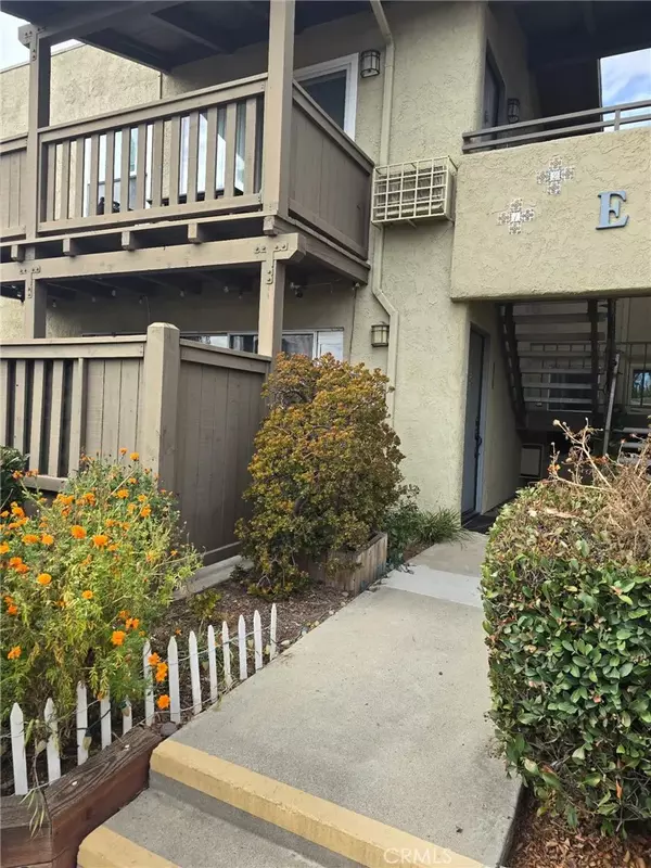 1345 Cabrillo Park Drive #E01, Santa Ana, CA 92701