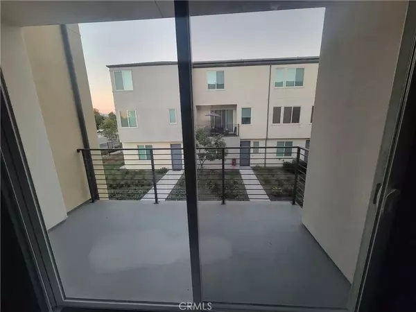San Diego, CA 92154,5464 Seacliff Place #25
