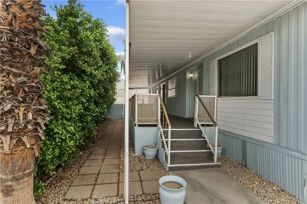 Cathedral City, CA 92234,496 Prairie