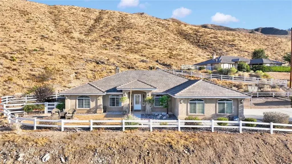 Apple Valley, CA 92308,21548 Sagebrush Court