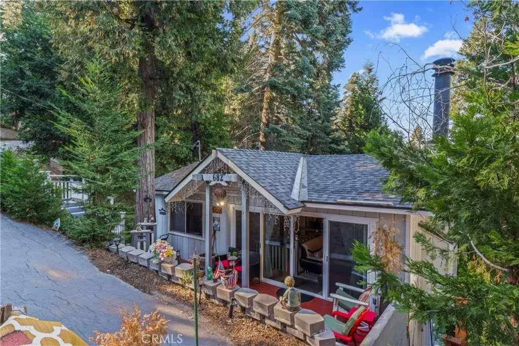Lake Arrowhead, CA 92352,682 Buckingham Square