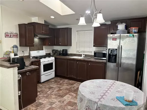 Highland, CA 92411,1826 W 19th #18