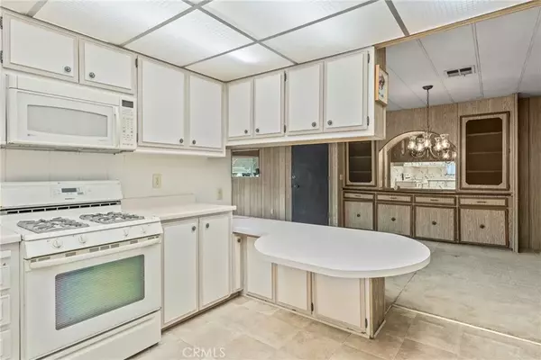 Fontana, CA 92335,8787 Locust #82