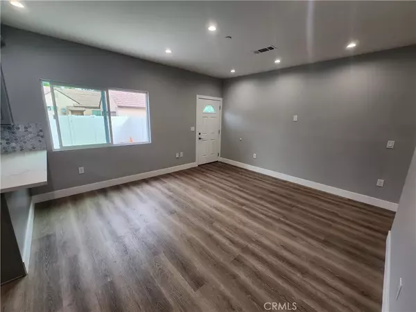 Van Nuys, CA 91411,6227 Orion