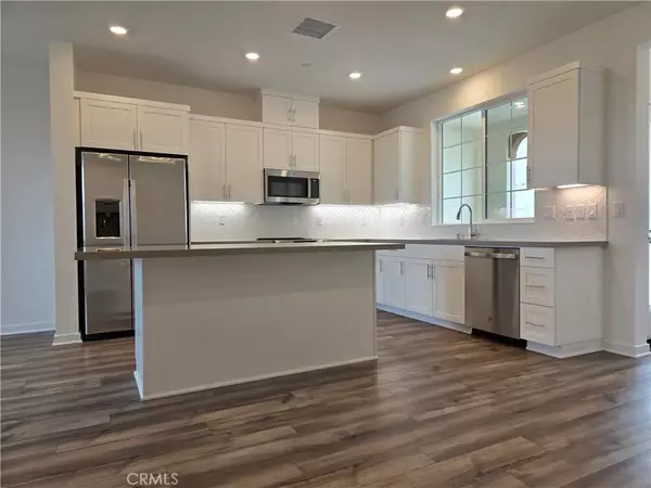 Eastvale, CA 92880,12844 Auburn Dr