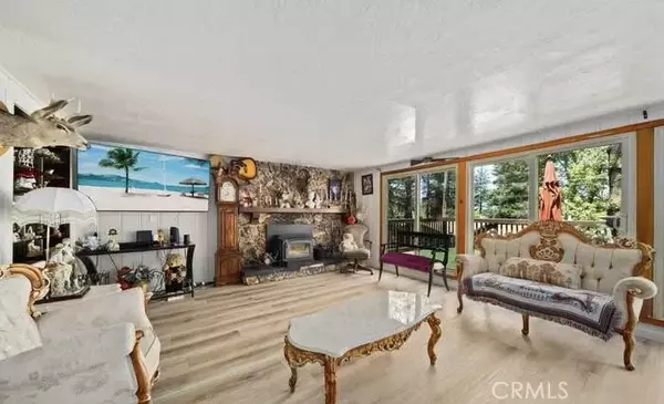 Crestline, CA 92325,23095 Balsam Lane