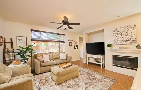 Valencia, CA 91354,23820 Via Campana