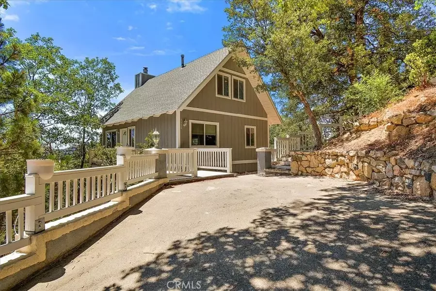 1135 Yukon, Lake Arrowhead, CA 92352