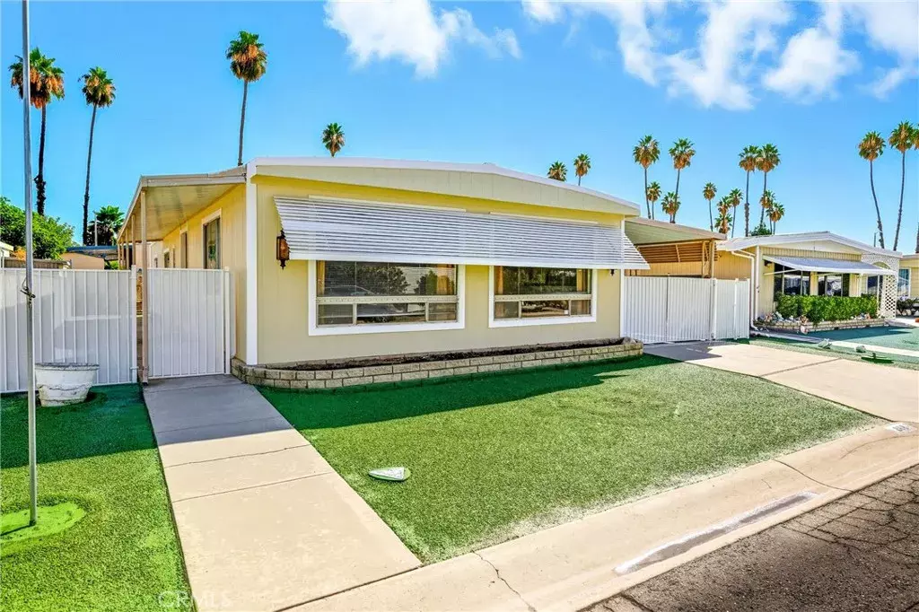 Hemet, CA 92545,868 Santo Tomas