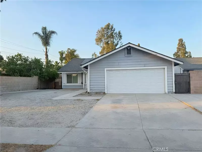 16118 Montgomery, Fontana, CA 92336