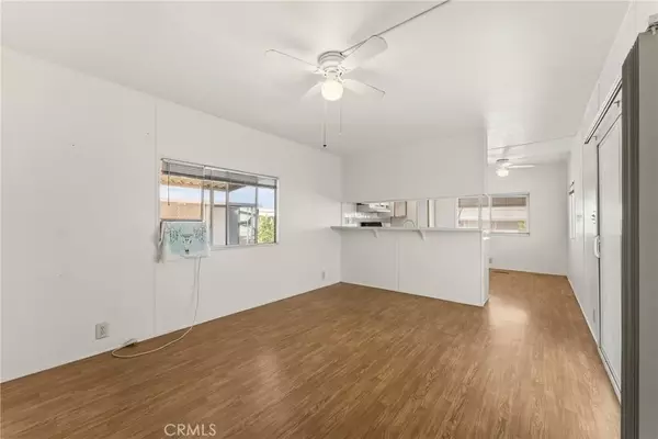 San Jacinto, CA 92583,655 E Main #60