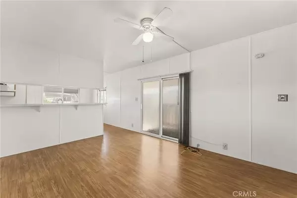 San Jacinto, CA 92583,655 E Main #60