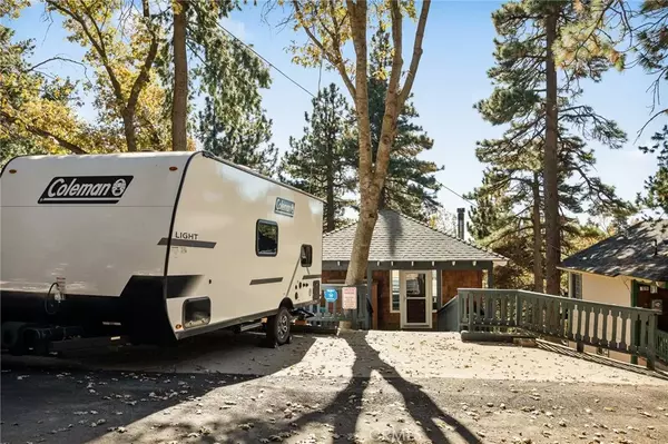 Rimforest, CA 92378,1215 Scenic Way