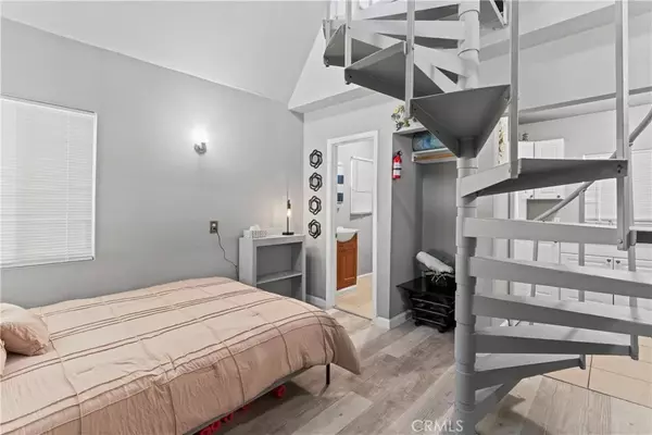 Rimforest, CA 92378,1286 Lovers Lane