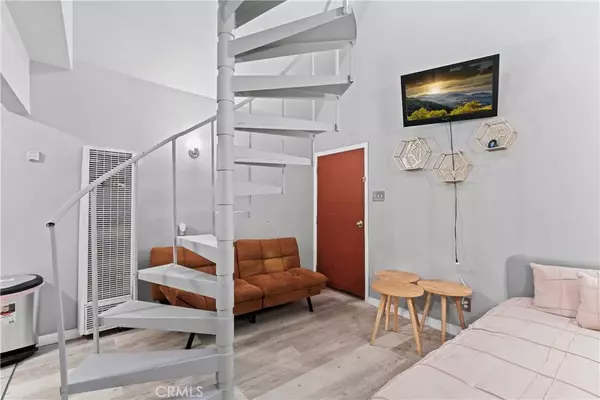 Rimforest, CA 92378,1286 Lovers Lane